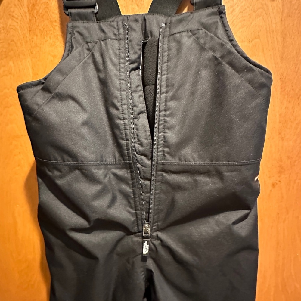 The North Face Black Snowquest Insulated Snow bibs Size 5T
